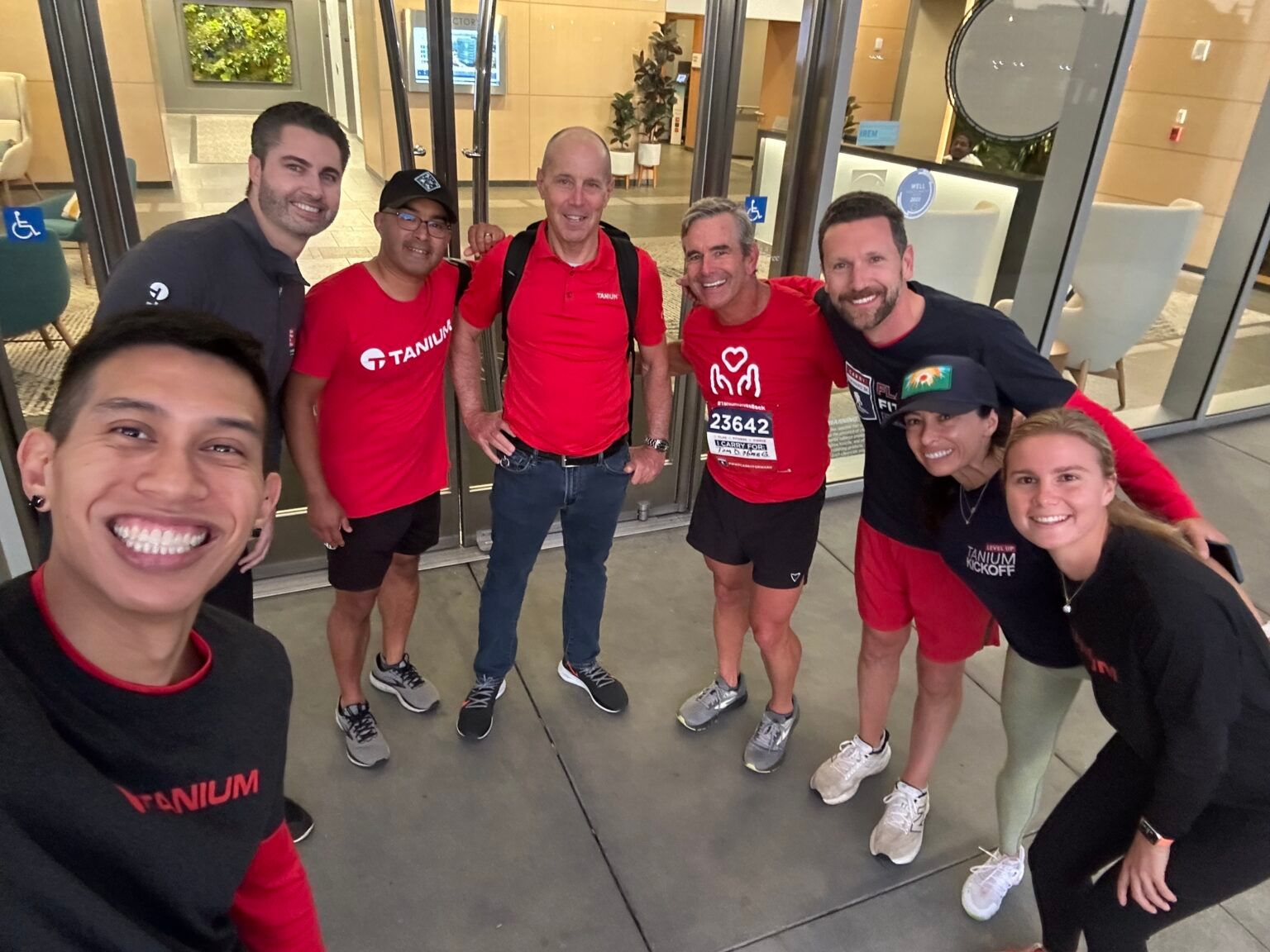 Die Tanium-Niederlassung in Emeryville nimmt im Rahmen des „Month of Giving“ an der Veranstaltung „Wounded Warrior 5k “ teil