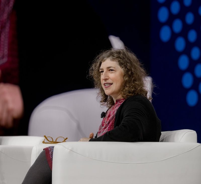 2024 Converge: Gastrednerin Mayim Bialik