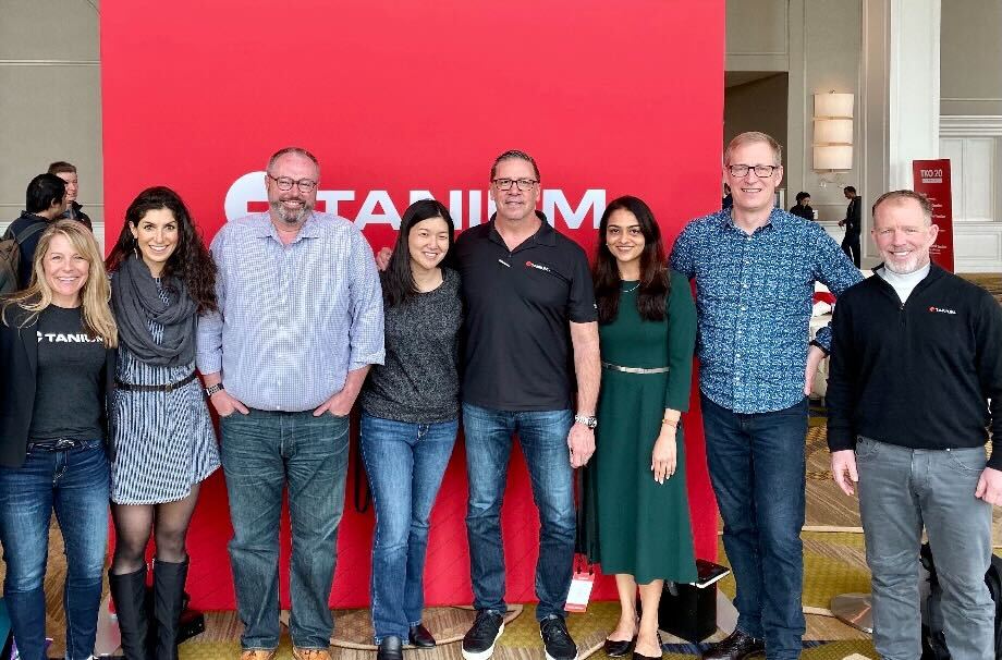Paige Galles, Mitarbeiterin bei Tanium, mit Kollegen bei der Auftaktveranstaltung von Tanium in Nashville, 2019