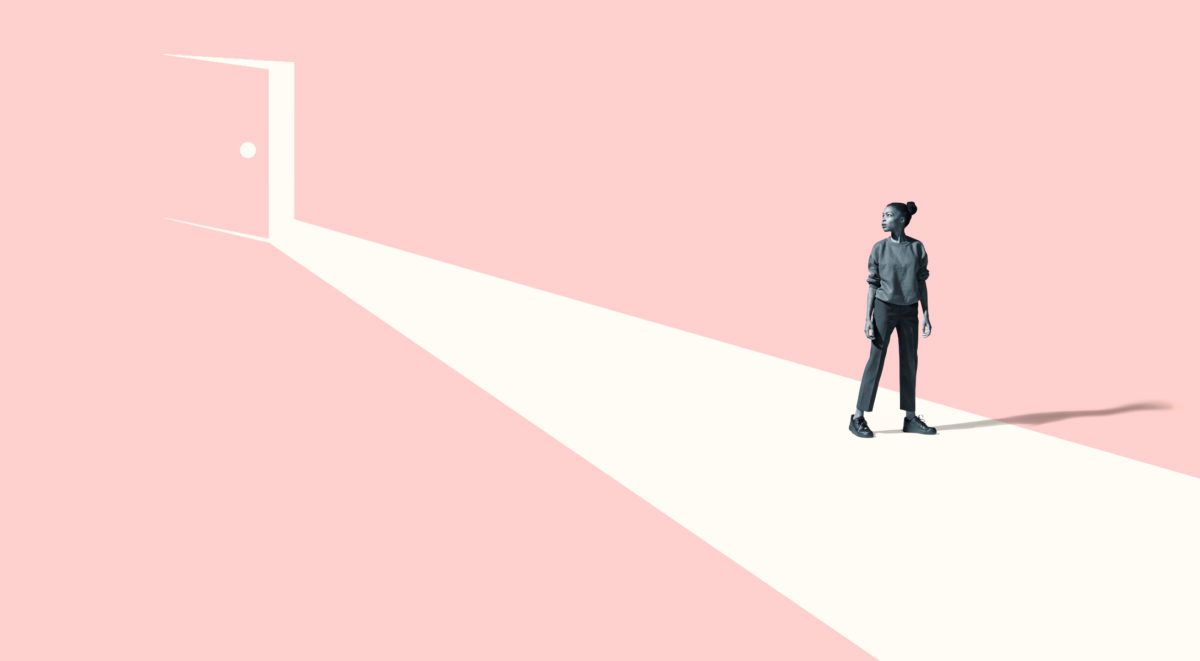 Illustration einer Person, die auf einem rosa Weg vor einem rosa Hintergrund steht