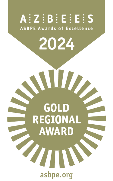 Abbildung einer gold-weißen Medaille, die an einem Band mit der Aufschrift „Azbees 2024, Gold Regional Award“ hängt